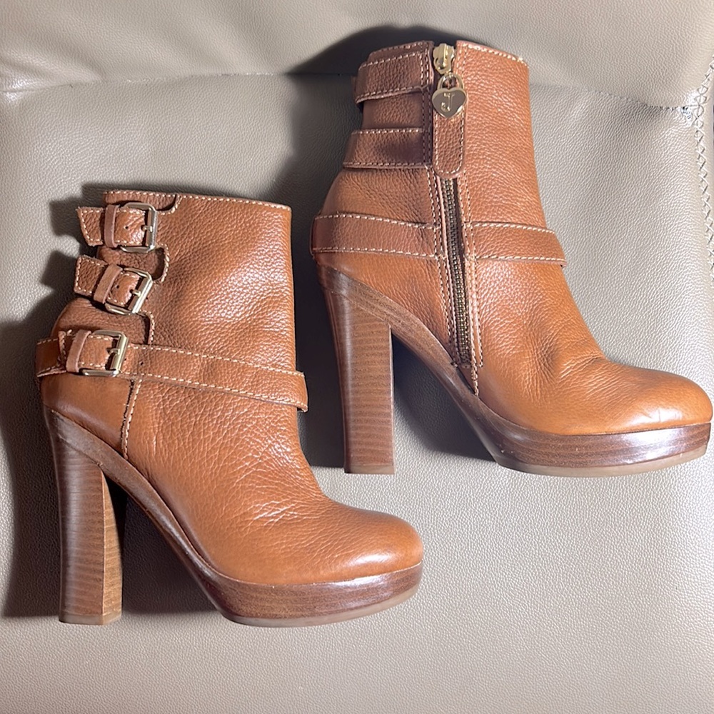 Genuine leather Juicy Couture booties, Sz 6